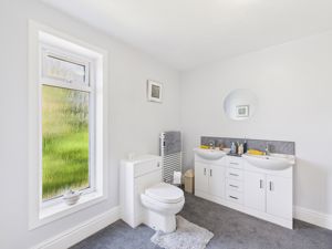En Suite- click for photo gallery